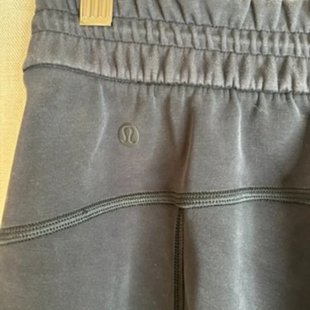 Lululemon Softstreme High-Rise Short 4” – Black - Picture 5 of 6